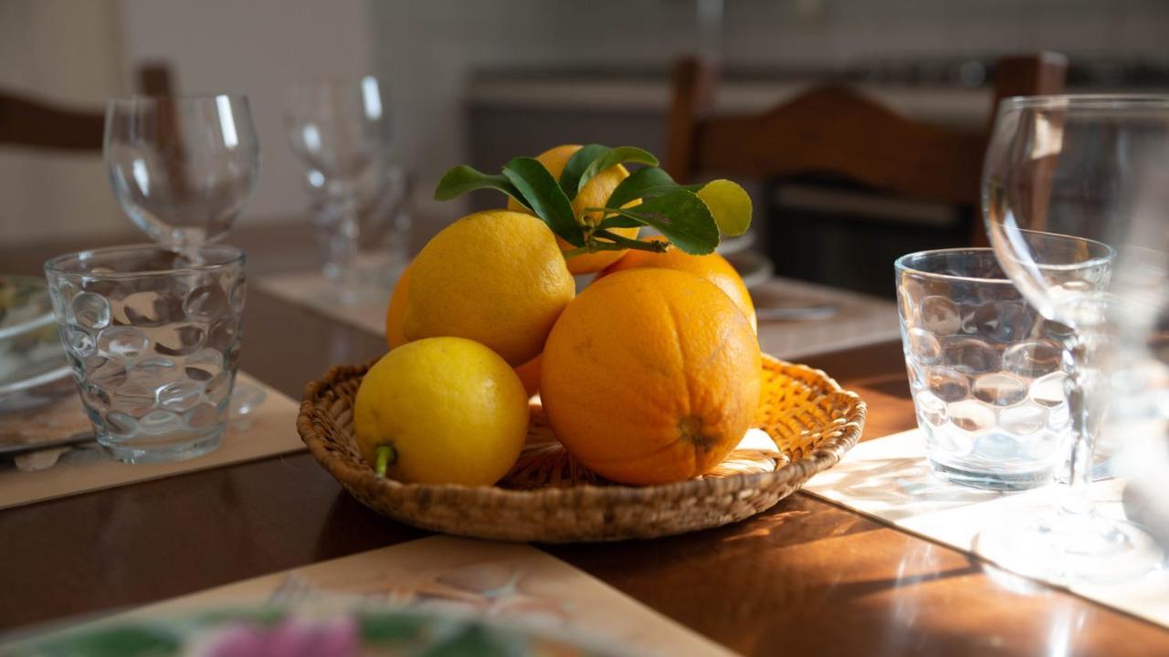 Appartamenti Melograno E Fico Loculi Bagian luar foto