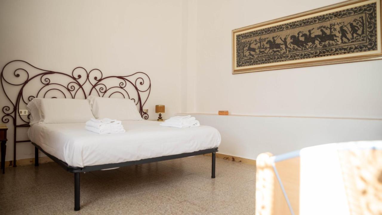Appartamenti Melograno E Fico Loculi Bagian luar foto